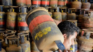 Commercial gas shortage India