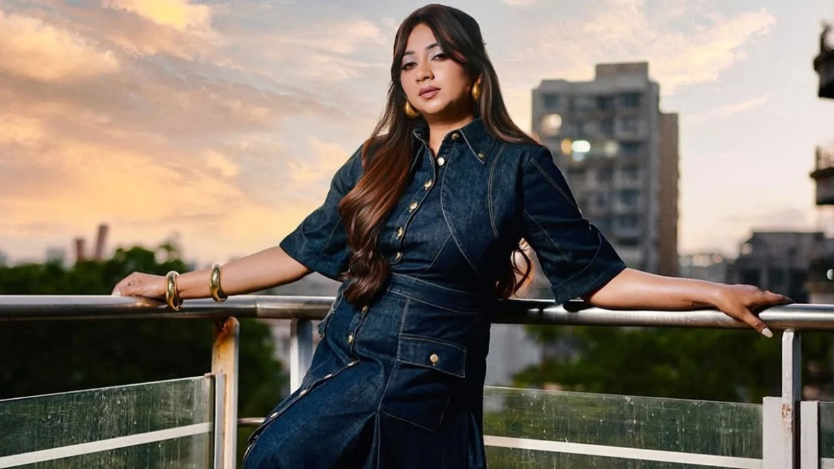 Exterior view of a premium luxury high-rise apartment complex in Worli, Mumbai, similar to Shreya Ghoshal's new residence