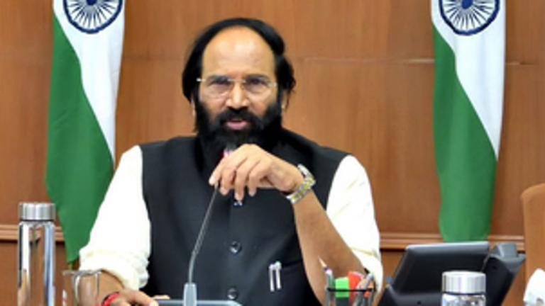 Telangana farmers delivering paddy loads at government procurement centers in 8,251 locations