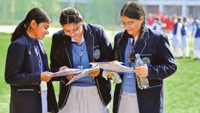 CBSE త్రిభాషా విధానం: 9, 10 తరగతులకు జులై 1 నుంచి కొత్త నిబంధనలు!
